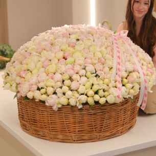 BIG 18 Large basket of 501 peonies