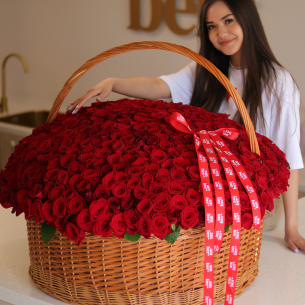 BIG 35 Arrangement in a basket of 501 roses