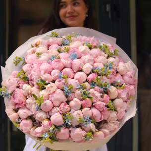 Bouquet of 101 peonies with occipitalum BIG 128