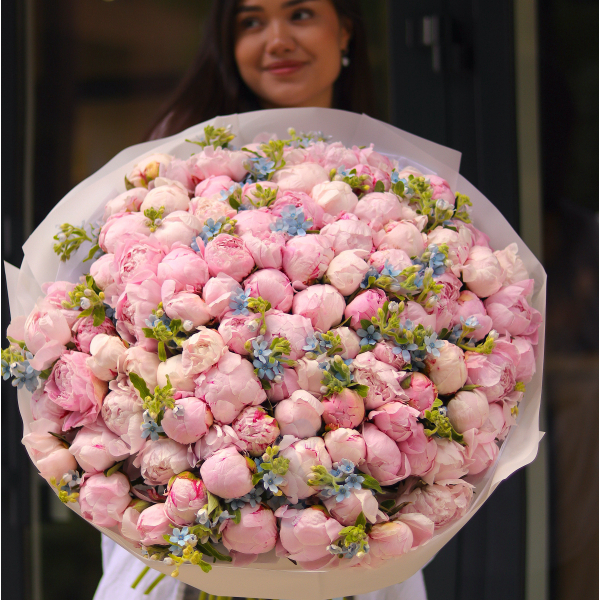 Bouquet of 101 peonies with occipitalum BIG 128
