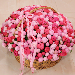 BIG 37 Basket with 301 peonies