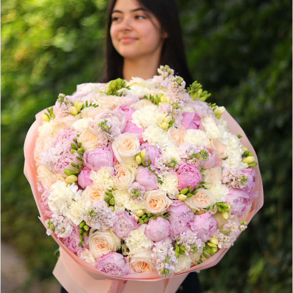 Bouquet with peonies, dianthus, matiola, freesia and peony roses BIG 129