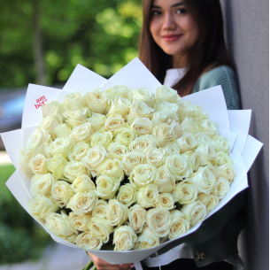 BIG 89 Monobouquet of white roses