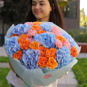 A bouquet of hydrangeas, peony roses and dianthus BIG 67
