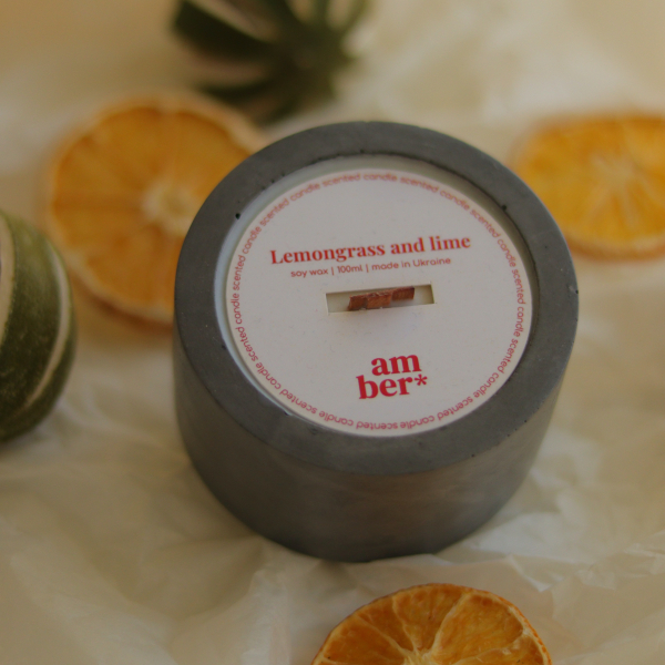 Scented soy candle LEMONGRASS AND LIME. The volume is 100 ml CANDLE 28