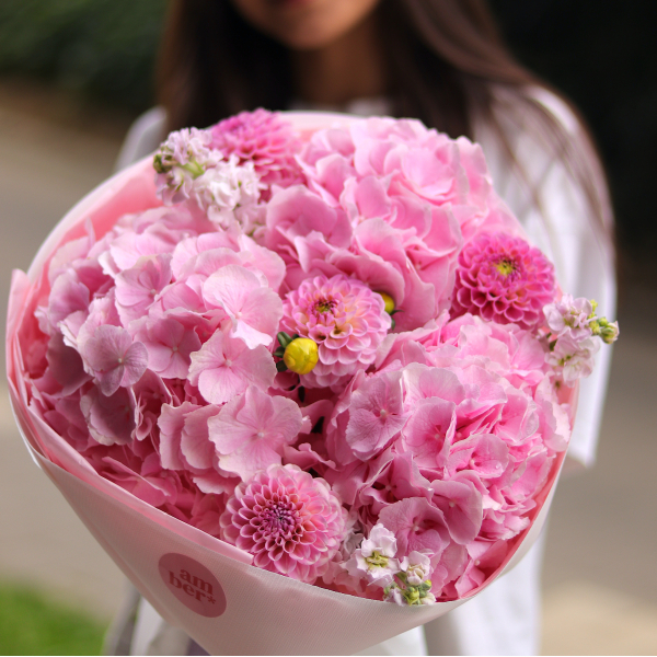 Букет з гортензіями, жоржинами та матіолою BOUQUET 315