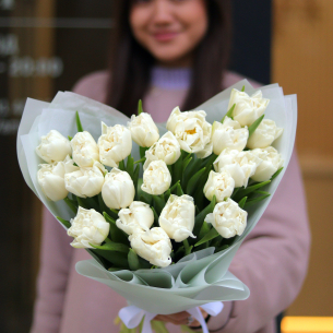 MONO 126 Monobouquet of white peony tulips 