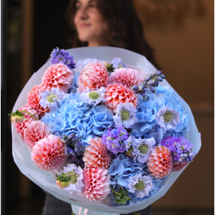 Bouquet with hydrangeas, dahlias, delphinium and scabiosa BOUQUET 211