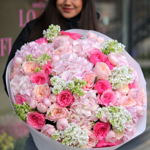 BIG 113 Bouquet with hydrangea, lilac and peony roses