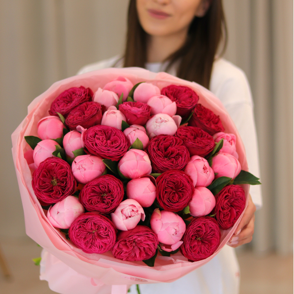 BOUQUET 79 Bouquet with peony roses and peonies