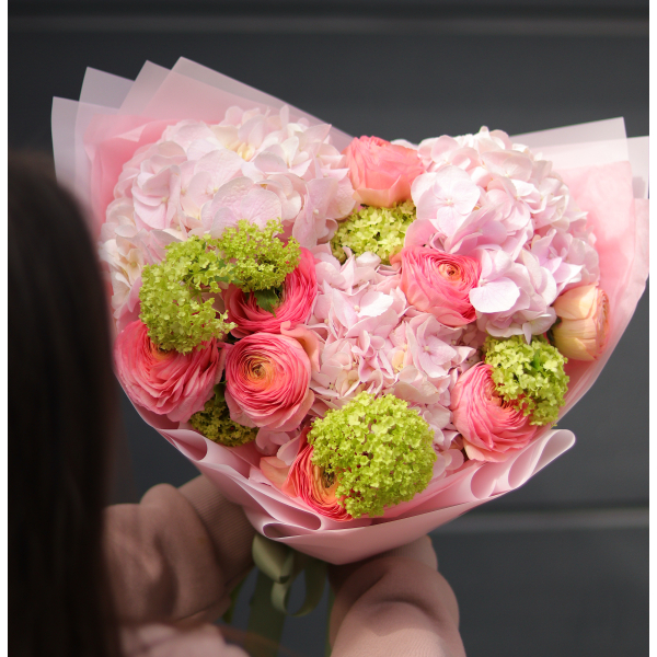 Bouquet with hydrangeas, ranunculus and viburnum BOUQUET 263