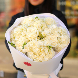 Букет з гортензіями, піоновидними трояндами та фрезією BOUQUET 85