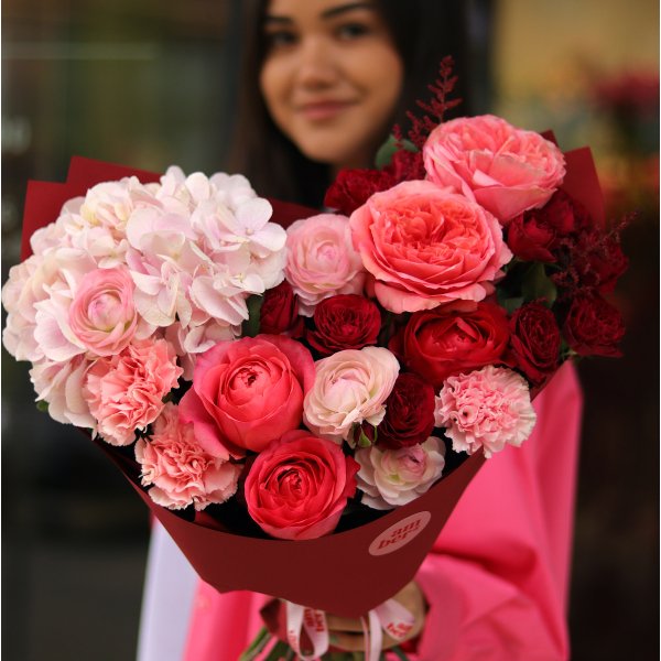 Bouquet with hydrangea, ranunculus, dianthus and peony roses BOUQUET 281