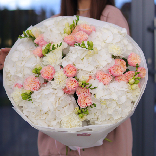 BOUQUET 60 Bouquet with hydrangeas, bush peony roses, freesia and dianthus