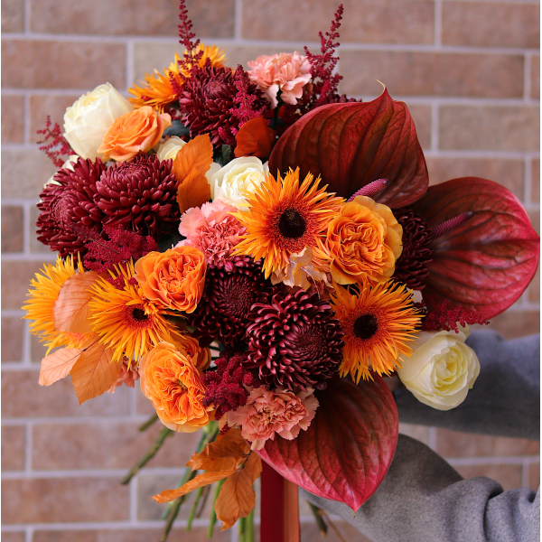 BOUQUET 201 Букет з антуріумами, піоновидними трояндами, геребрами та хризантемами