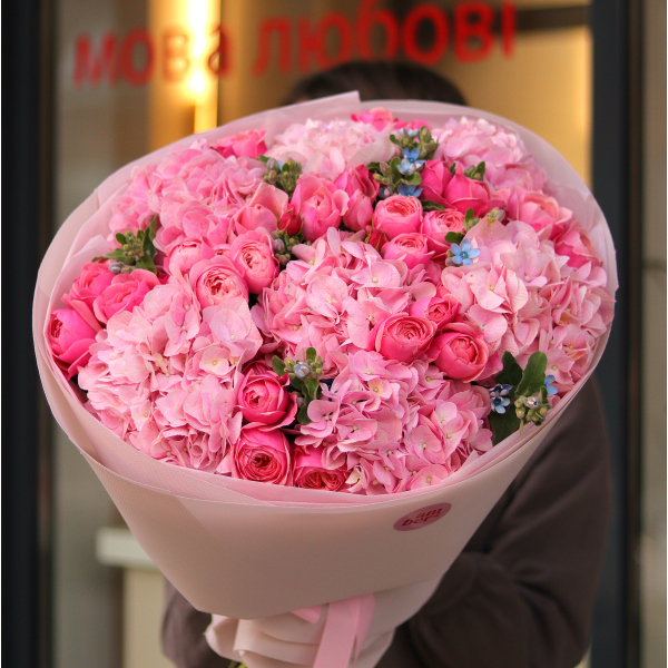 Bouquet with hydrangeas, bush peony roses and oxypetalum BOUQUET 117