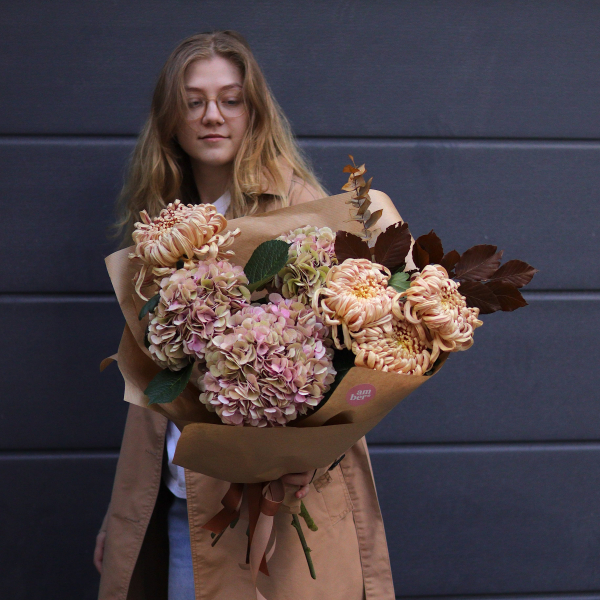 Букет з гортензіями, хризантемами та стабілізованим листям BOUQUET 76