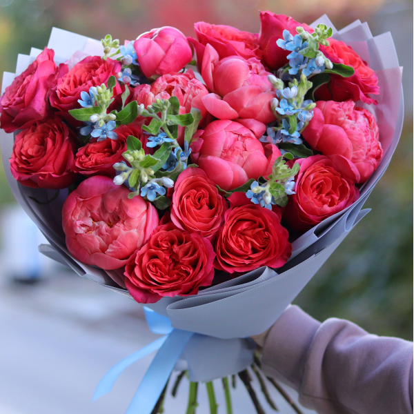 Bouquet with peony roses, peonies and occipitalum BOUQUET 141