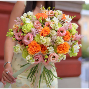 BOUQUET 38 Bouquet with carnations, freesia and mattiola