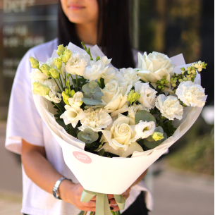 A bouquet of roses, freesia and dianthus BOUQUET 214