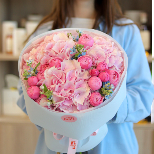 Bouquet with peony roses, hydrangeas and oxypetalum BOUQUET 110