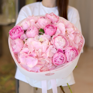 A bouquet of peonies and hydrangeas BOUQUET 191