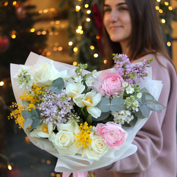 Букет з мімозою, бузком та ранункулюсами BOUQUET 182