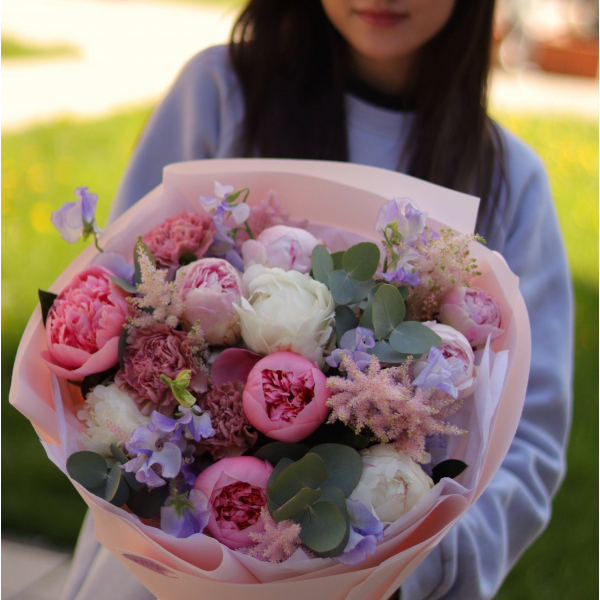 Bouquet with peonies, lathyrus, astilbe and dianthus BOUQUET 83