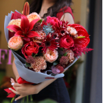 Яскравий букет з лілією, герберами та антуріумом BOUQUET 134