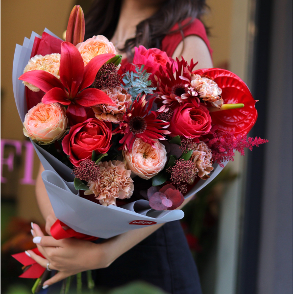 Яскравий букет з лілією, герберами та антуріумом BOUQUET 134