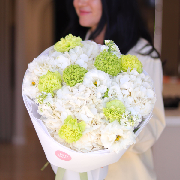 Букет з матіолою, вібурнумом та діантусами BOUQUET 312 Букет з матіолою, вібурнумом та діантусами BOUQUET 312