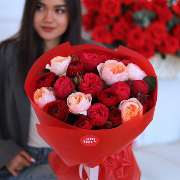 Bouquet with peony roses and ranunculus BOUQUET 43