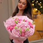 Букет з гортензією, бузком та піоновидною кущовою трояндою BOUQUET 220