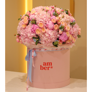 FLOWER BOX 47 Flower box XL size with hydrangeas, peonies, peony roses and oxypetalum