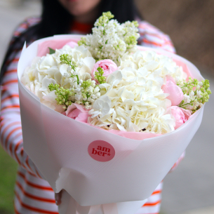 BOUQUET 237 Bouquet with hydrangeas, lilac and peony roses