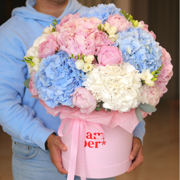 Arrangement in a box with hydrangeas, peonies and freesia FLOWER BOX 06