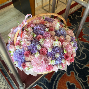 FLOWER BOX 51 Квітковий кошик з гортензіями, півоніями та фрезією