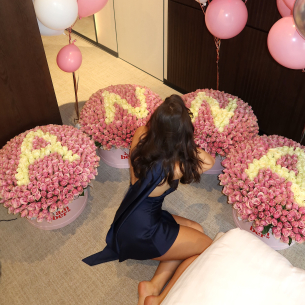 FLOWER BOX 58 Квіткова композиція з 4 коробок на 1500 троянд