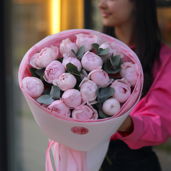 Monobouquet with peony roses and eucalyptus MONO 148