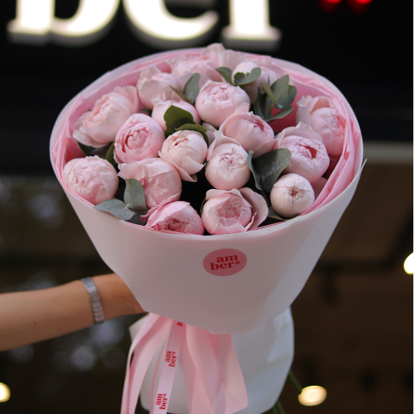 Monobouquet with peony roses and eucalyptus MONO 148