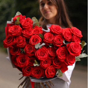 Monobouquet of red roses and eucalyptus MONO 41