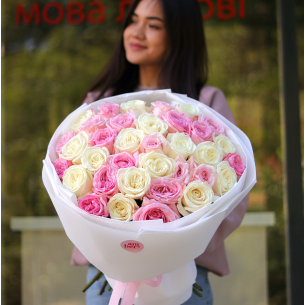 Monobouquet of white and pink roses MONO 15