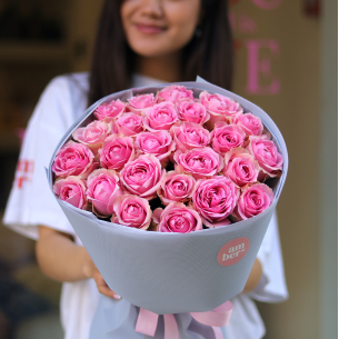 Monobouquet of pink roses MONO 147