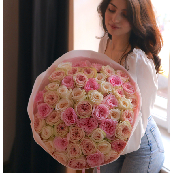 Monobouquet from a mix of peony roses. There are 51 pieces in the photo! MONO 40