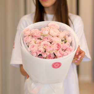 MONO 129 Monobouquet of bush roses