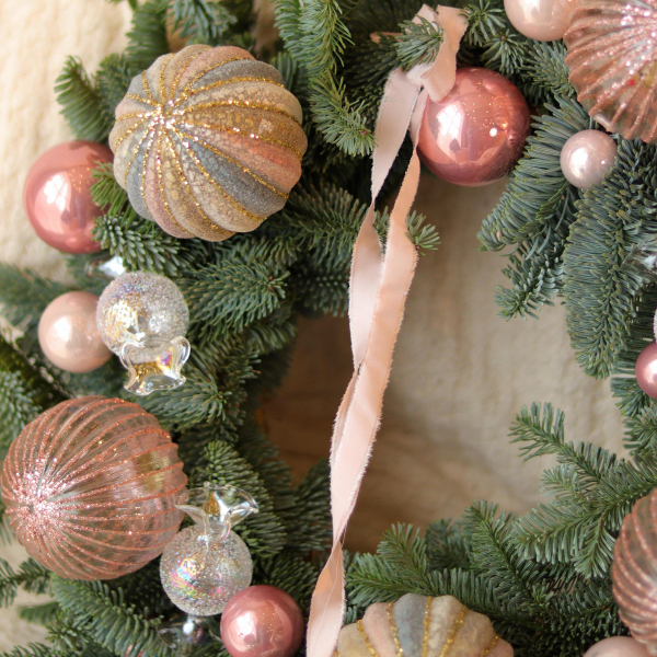 Christmas wreath made of Nobilis Christmas decor 15