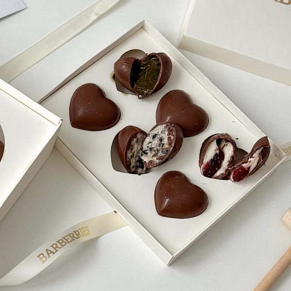 CHOCOLATE 10 Шоколадні цукерки серця 6 штук