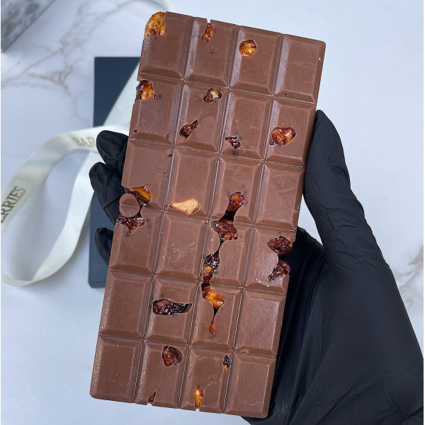 CHOCOLATE 05 Chocolate with nuts
