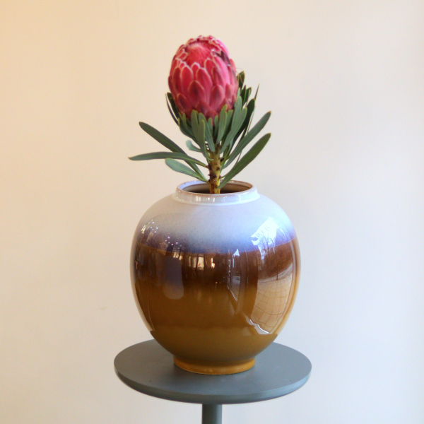 Height 25 cm, top diameter 23 cm VASE 01